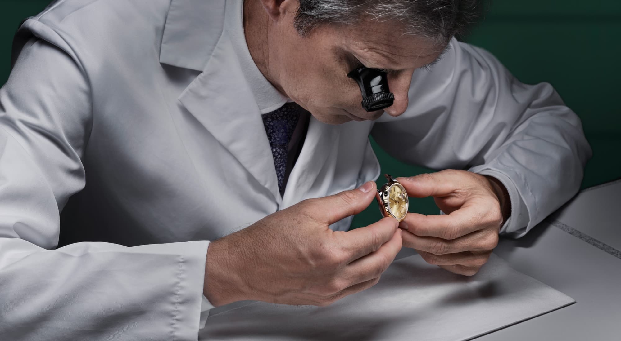 rolex-servicing-procedure-2234_rolex-sav_retailers_104_estimation_vérification_no_de_serie_boite_v5-landscape