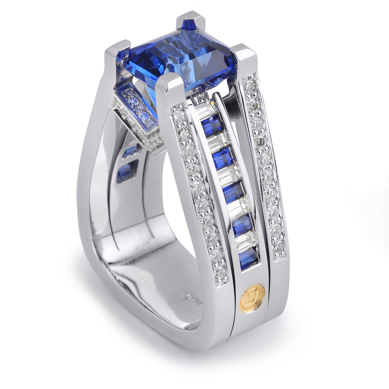 Interlace Blue Sapphire and Diamond Platinum Ring