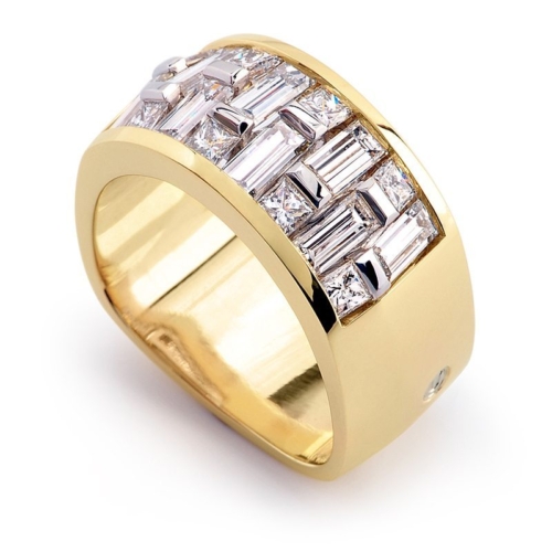 Crescendo Baguette and Princess Cut Diamond Yellow Gold Ring