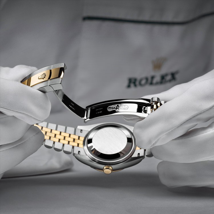 Servicing your Rolex procedure portrait.