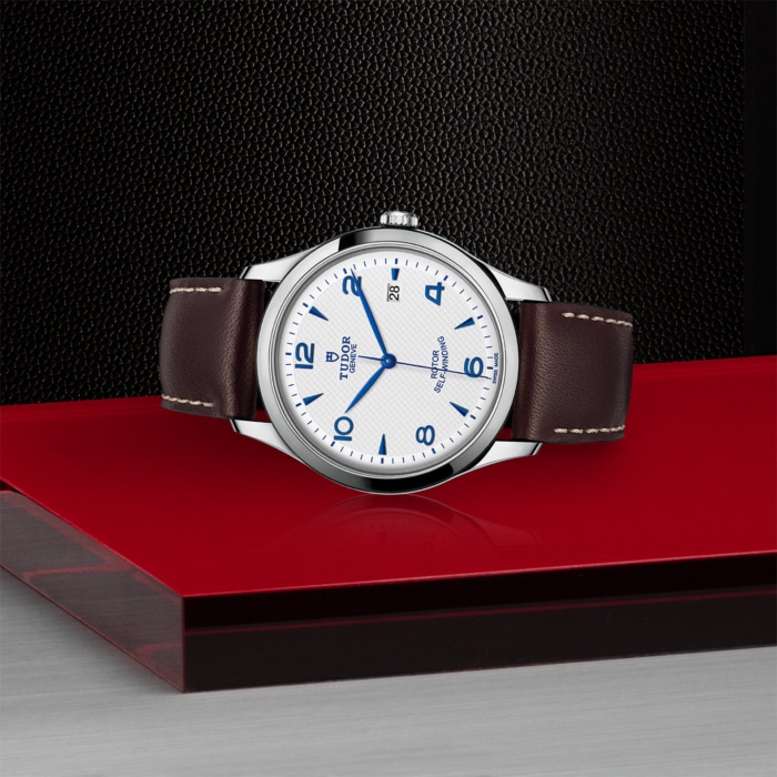 TUDOR 1926 - Image 2