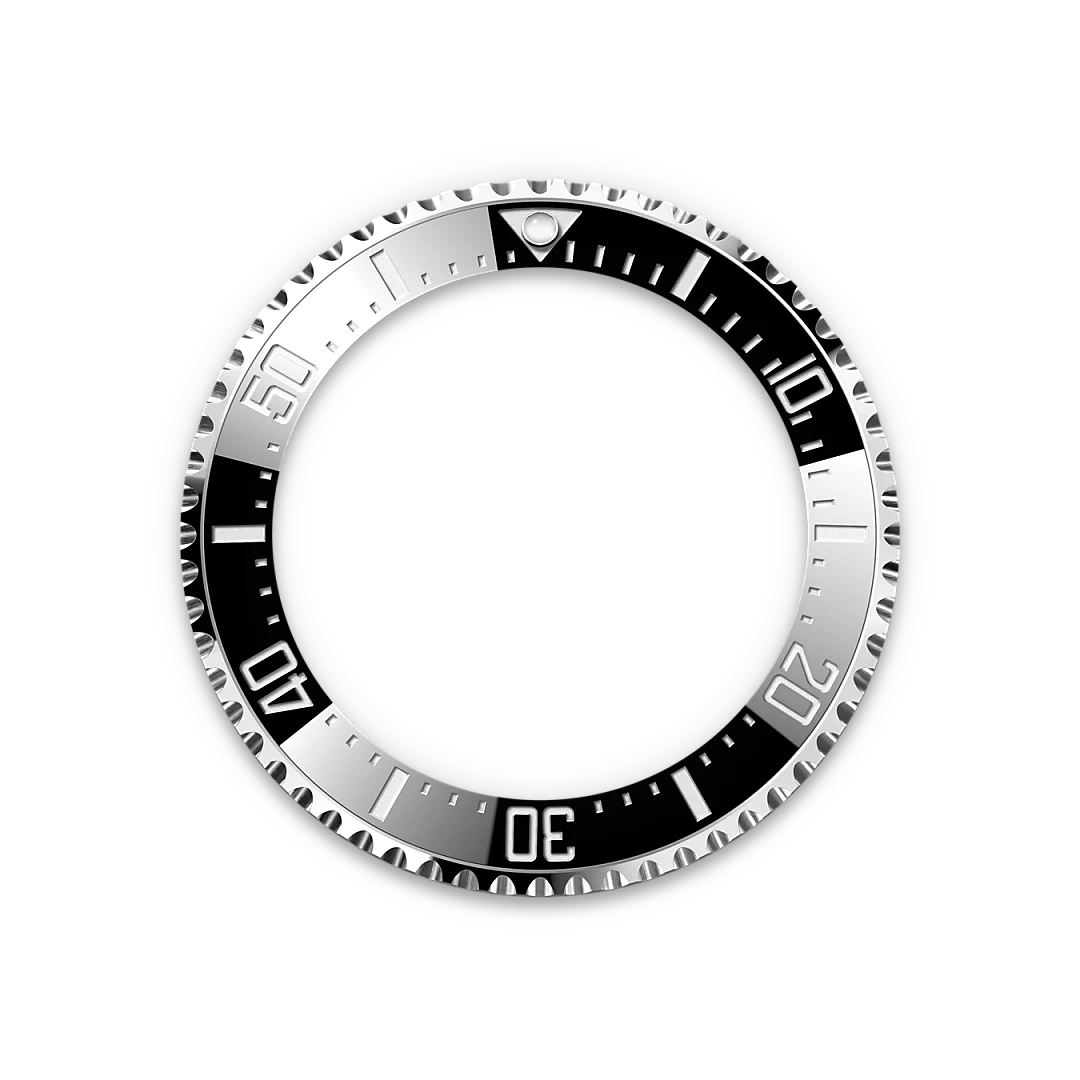 m126600-0002_bezel Ceramic Bezel and Luminescent Display
