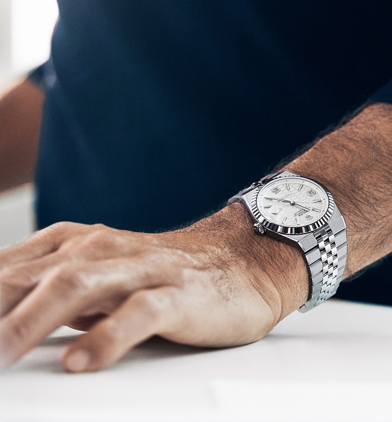 rolex-the-land-dweller-roger-federer-wrist-watch_and_rfederer_2411ab_2-portrait Land Dweller